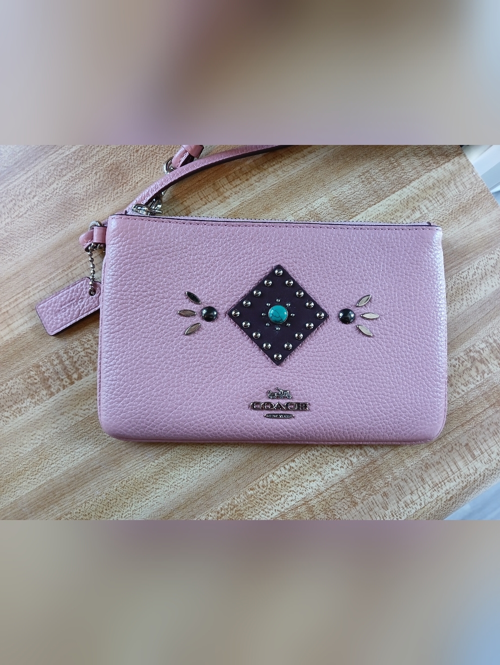 NWOT Coach Pink Peopled Leather Western Rivets Wristlet - Picture 7 of 7